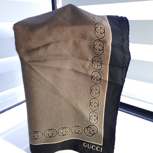 Gucci GG print silk scarf - Picture 3 of 4